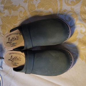 Lotta, from Stockholm green suede clogs, 39
